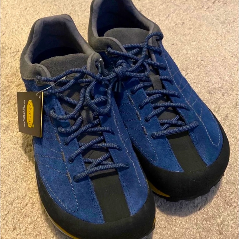 NWT Men’s Altra Trail Shoes